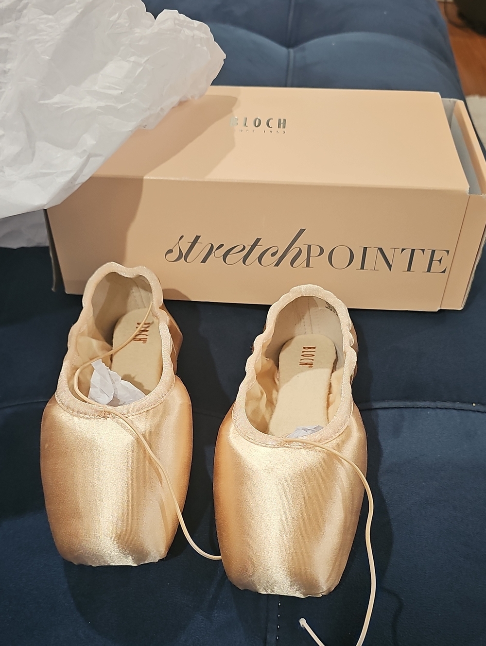 Bloch Eurostretch Pointe Shoes in pink satin (size 4, width 2X)